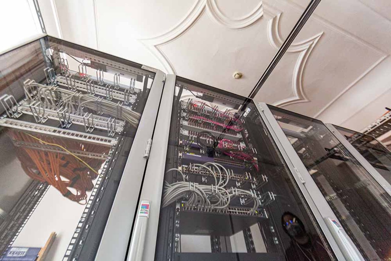 Serverschränke – Kloster Seeon – Kultur- und Bildungszentrum – Referenz Nutz GmbH